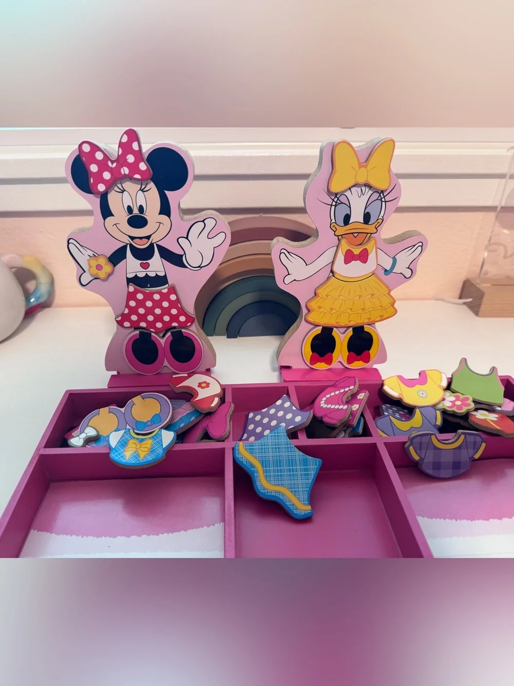 Disney Minnie & Daisy Magnetic Dress-Up Set